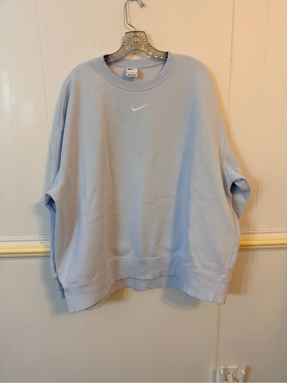 Nike Women's Light Blue Oversized Crewneck Sweatshirt - Size XL